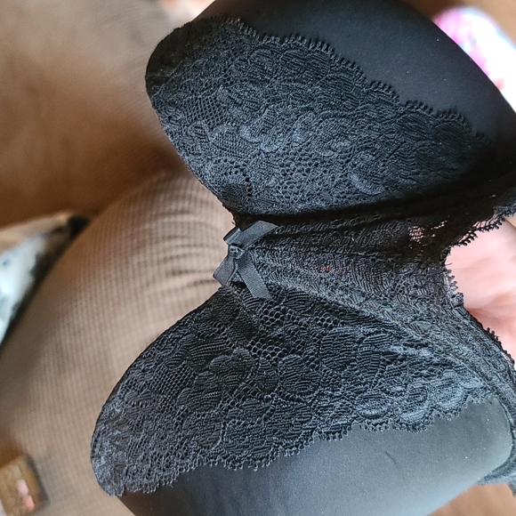 Victoria's Secret bra - Picture 2 of 3